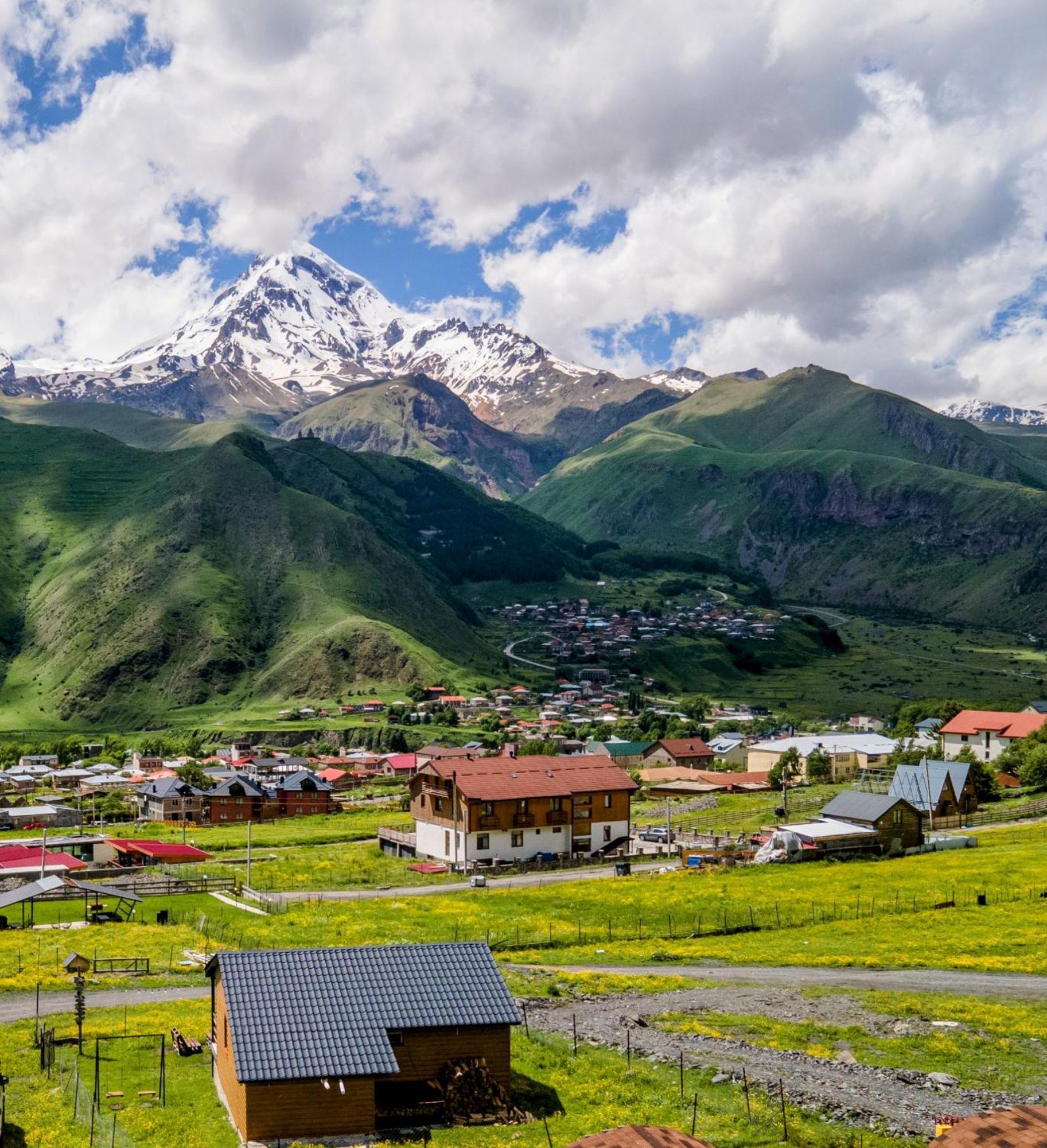 מלון Kazbegi 5054 מראה חיצוני תמונה